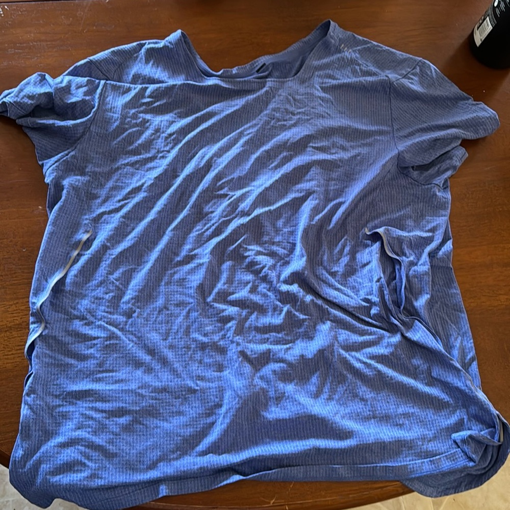 Lululemon Men’s running shirt with ventalation